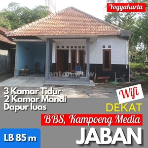 Disewakan Rumah Baru Jaban Tipe 85130 3KT 2KM SHM Utara Jl Damai 3 Kamar Mobil Masuk Ada Wifi - Sleman Yogyakartao