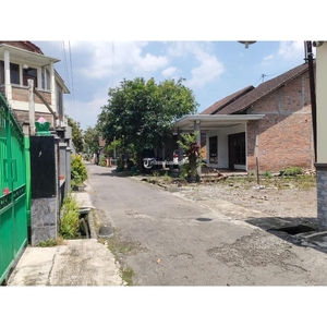 Jual Tanah Luas 150 meter Murah Ngadirejo Gumpang Selatan Pom Bensin Jatiurip Kartasura - Solo Jawa Tengah
