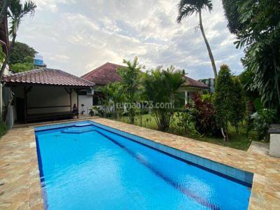 Beautiful house with Big Garden at Kemang Area