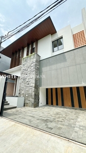 Dijual Rumah Baru Modern Lokasi Strategis Area Kemang