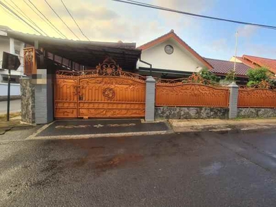 Rumah Hook Ada Kolam Renang Pribadi Di Komplek Curug Indah Jakarta Ti