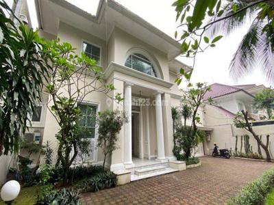 Beautiful House, Very Good Location at Senayan Area