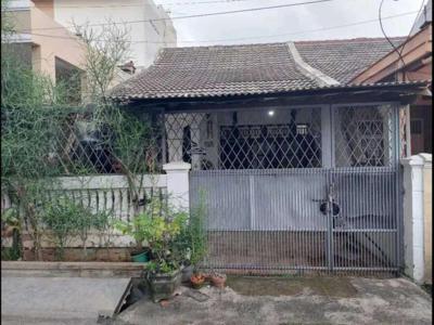 Rumah 1 Lantai dgn 3 Kamar Tidur di Komplek Pondok Kelapa