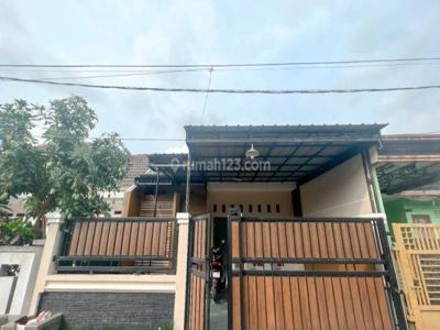Rumah 1½ Lantai Di Perumahan Dukuh Zamrud, Mustika Jaya. Bekasi Timur