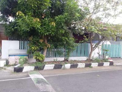 Rumah besar 2 lt disewakan murah kalibanteng Semarang Barat