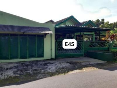 Rumah mewah full furniture daerah Kedungkandang Malang E45