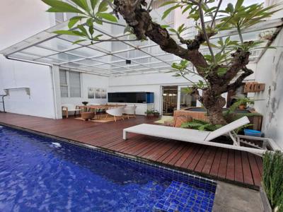 Rumah Mewah Interior Keren Di Sektor 7, Ada Swimming Pool. GB-8467 DZ