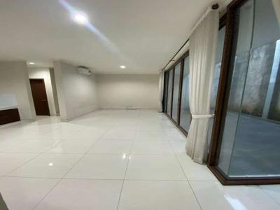 Rumah Modern di Discovery Lumina Bintaro siap huni rc 9279 pj