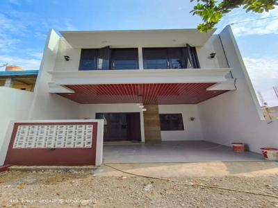 Rumah modern lokasi cijantung