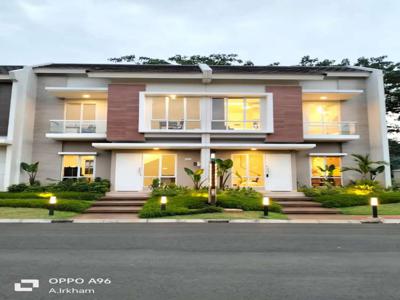 TOWNHOUSE MODERN DI CIPUTAT AKSES JALAN RAYA DGN SWIMINGPOOL PLAYGROUN