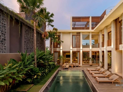BRAND NEW 4 BEDROOM LUXURIOUS VILLA FOR SALE LEASEHOLD IN BALI