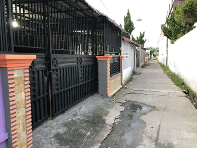 Di jual Rumah di samping spbu denai