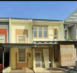 Dijual rumah 2lantai siap huni dekat Unimus di Graha wahid Kedungmundu