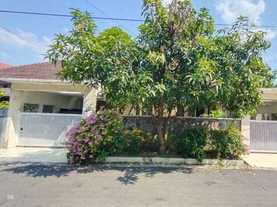 Dijual rumah cantik di lokasi elit pondok surya luas 252mtr