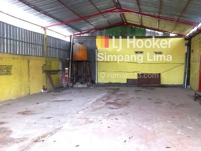 Dijual Rumah Dan Gudang Siap Huni Lokasi Strategis Kencocowungu Semarang Barat 10.652 bud