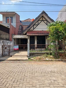 Dijual rumah tua di Sektor 7A, Gading Serpong