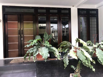 Disewa Rumah 3 Kamar Cantik Dan Bagus di Pondok Indah ,Jakarta Selatan