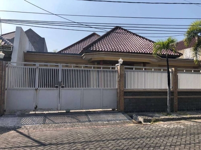 Disewakan Rumah Manyar Kertoadi Surabaya