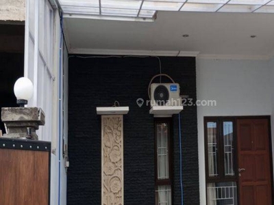 DISEWAKAN RUMAH MODERN MINIMALIS LOKASI STRATEGIS DEKAT RENON