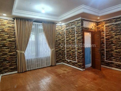 Disewakan segera rumah hook siap pakai, cocok utk hunian/usaha