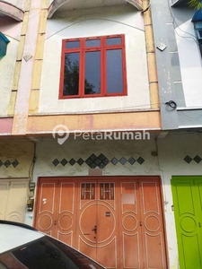 DISEWAKAN TOWN HOUSE JALAN MADIO SANTOSO KOMPLEK MADOS INDAH