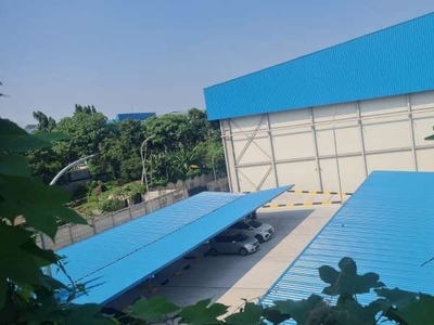 Gudang 3.315m² Jalan Raya Narogong Cibubur bisa kontener