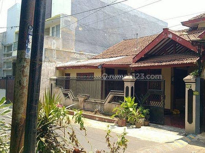Rumah 2 Lantai Dekat Balaikota Malang