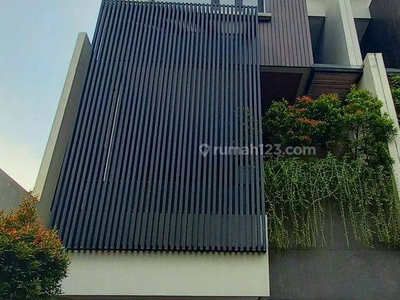 Rumah 3 Lantai Bagus Semi Furnished SHM di Cilandak, Jakarta Selatan