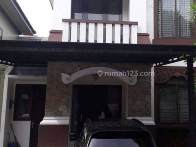 Rumah bagus furnished 2 lantai di the green lokasi strategis