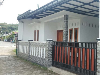 Rumah bangunan pribadi furnished, Perum Purwokerto Selatan