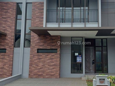 Rumah Baru 2 Lt Suvarna Sutera Dakota Tangerang Y0079