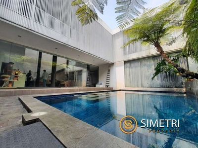 Rumah Cirendeu dengan swimming pool, Tropical Modern dekat lebak bulus