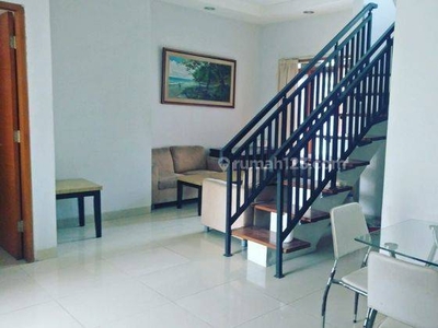 Rumah di sayap jalan Pahlawan 2 Lantai Bagus