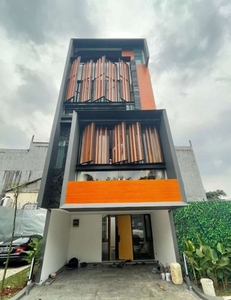 Rumah Dijual Brand New Townhouse Private Pool Lokasi Di Mampang