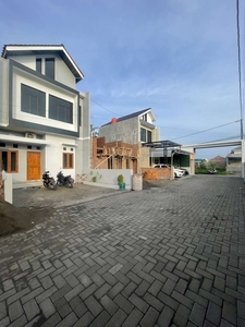 RUMAH MEWAH AREA KAMPUS UMS DEKAT SOLO KOTA