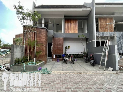 Rumah Mewah Baru Dengan Kolam Renang di JL Kaliurang Km 8