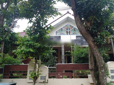 Rumah mewah tengah kota Semarang siap huni dekat tol Akpol dijual di P