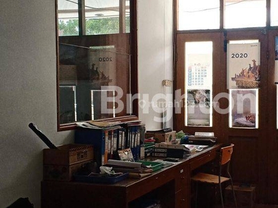 RUMAH TANJUNG DUREN COCOK UNTUK KANTOR/KLINIK/COFFEESHOP/BARBERSHOP BANGUNAN 1 LANTAI