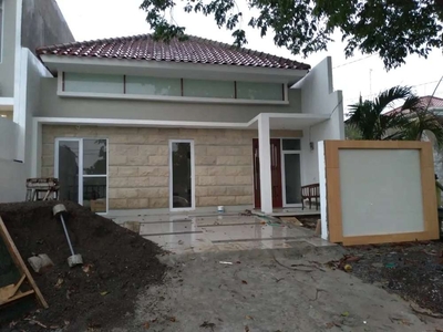 RUMAH TINGGAL LUAS SIAP HUNI IDAMAN KELUARGA