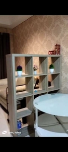 Sewa lantai tinghi 1 br furnished interior Puri Mansion Apartment