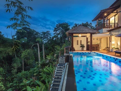 Sewa Villa Lembah 4 Kamar Tidur di UBud Bali - BVI17221