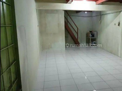 Di sewakan Ruko di Jalan sahabat kamal jakarta barat 52 m 2 lt