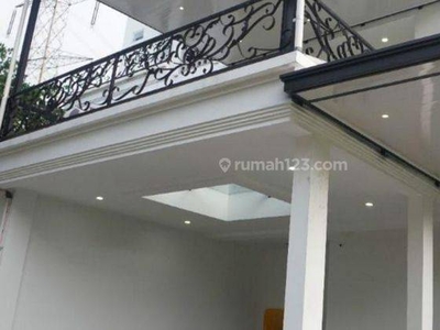 Disewakan Luxury Home Di Kebayoran Residence, Bintaro