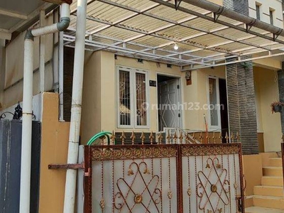 Disewakan Rumah 2 Lantai Semi Furnished di Cihanjuang, Bandung