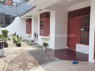 Disewakan Rumah Dua Lantai Di Pondok Pinang Pd013077