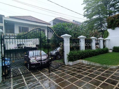 Disewakan Rumah Mewah 2 Lantai di Pondok Indah SHM