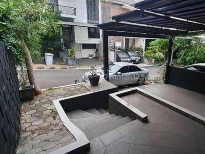 DISEWAKAN UNIT TOWNHOUSE PONDOK PINANG Lokasi strategis dekat sekolah unggulan, Pondok Indah Mall, Pondok Indah Golf, RS Pondok Indah, Hotel dan Perkantoran, dan Jalan Tol Simatupang.