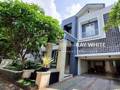 Modern minimalist compound house at kemang close to cipete