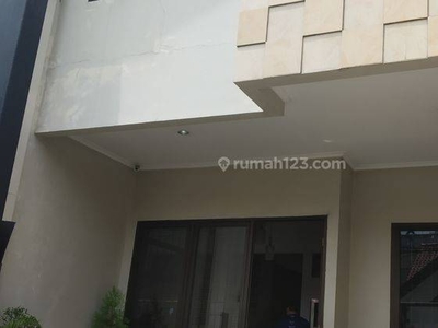 Rumah Minimalis Cilandak , Dekat Ke Jl.,fatmawati Raya , 135 Jt Tn