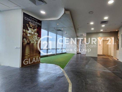 Sewa Soho Capital Office Space Semi Furnished Lantai Sedang